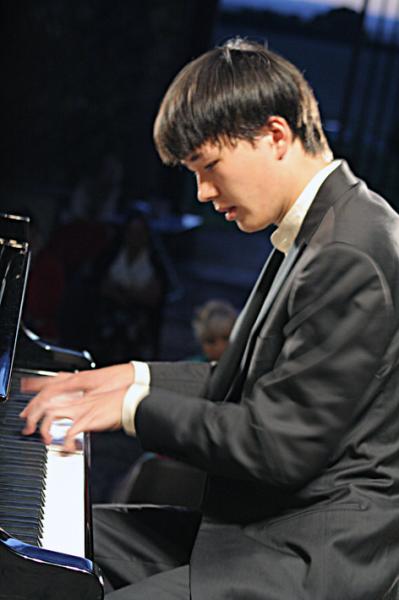 Les doigts volent...!